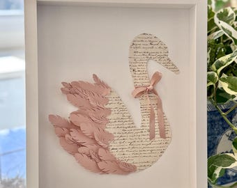Cuadro enmarcado de cisne francés para habitación infantil, decoración de pared de papel francés antiguo, habitación infantil rosa rubor, habitación infantil coqueta, habitación infantil de ganso travieso, encima de la cuna