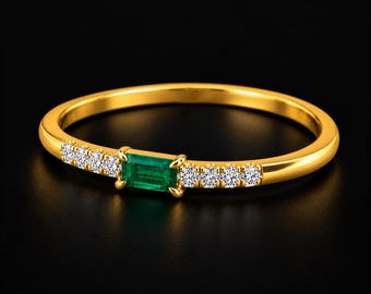 Minimalist Green Emerald & Moissanite Ring, Zambian-Cut Gemstone Ring, 18k Gold Vermeil 925 Silver Band Handmade Jewelry, Birthday Gift
