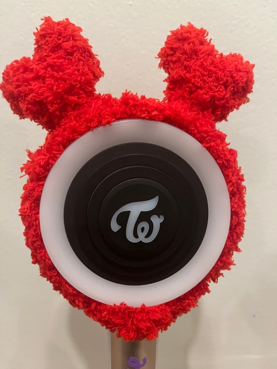 I decorated my Twice Lightstick with pearls! : r/twice