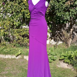 green emerald velvet dress Amazon.com: JS Boutique Women's Sweetheart Crepe Off The Shoulder Gown with  Beaded Straps, Fuchsia, 8 : Clothing, Shoes & Jewelry