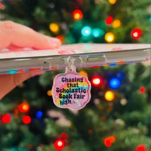 Chasing the Scholastic Book Fair High Acrylic e-Reader Charm - Dust plug