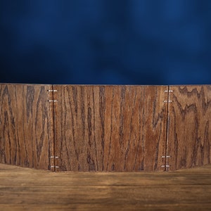 Paravent de maître donjon en bois de chêne court (paysage, cadeau magnétique pour maître de jeu, avec emplacement pour initiative, paravent en bois)
