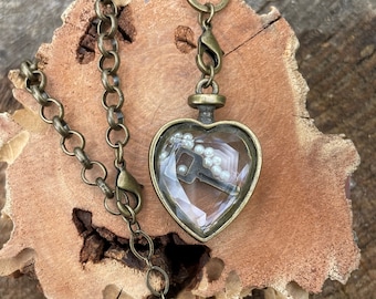 Heart Necklace / Key to My Heart Glass and Pearl Necklace / Love Necklace
