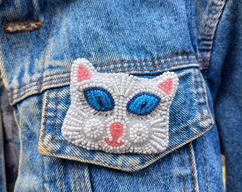White Cat Brooch Pin, Blue Eyes Kitten , Kitty Lapel Pin, Cat Lover Gift, For Mom, Granddaughter, Sister, BFF
