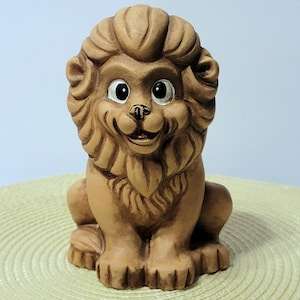 1970s Ceramic Lion Coin Bank, Vintage Lion Penny Bank, Anthropomorphic Lion Bank, Vintage Ceramic Coin Bank, *Description