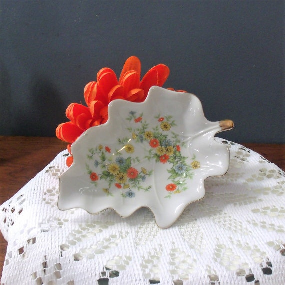 1960's Porcelain Leaf Dish, Lefton China Leaf Dis… - image 2
