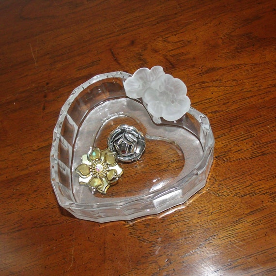 Vintage Heart Shaped Trinket Dish with Applied Fl… - image 7