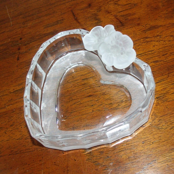 Vintage Heart Shaped Trinket Dish with Applied Fl… - image 6