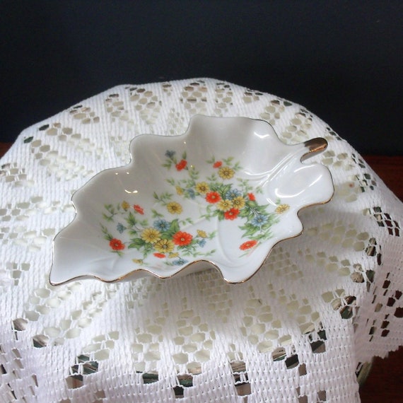 1960's Porcelain Leaf Dish, Lefton China Leaf Dis… - image 3