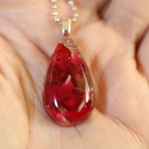 Red Rose Teardrop Necklace, Real Red Flower Resin Organic Botanical Gift Necklace, Natural Rose Petal, Rose Flower Pendant Romantic Necklace