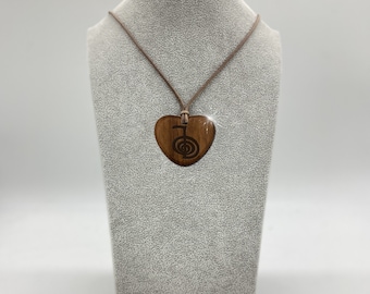 Necklace and wooden pendant in heart shape - engraved with spiritual motifs - pillow packaging