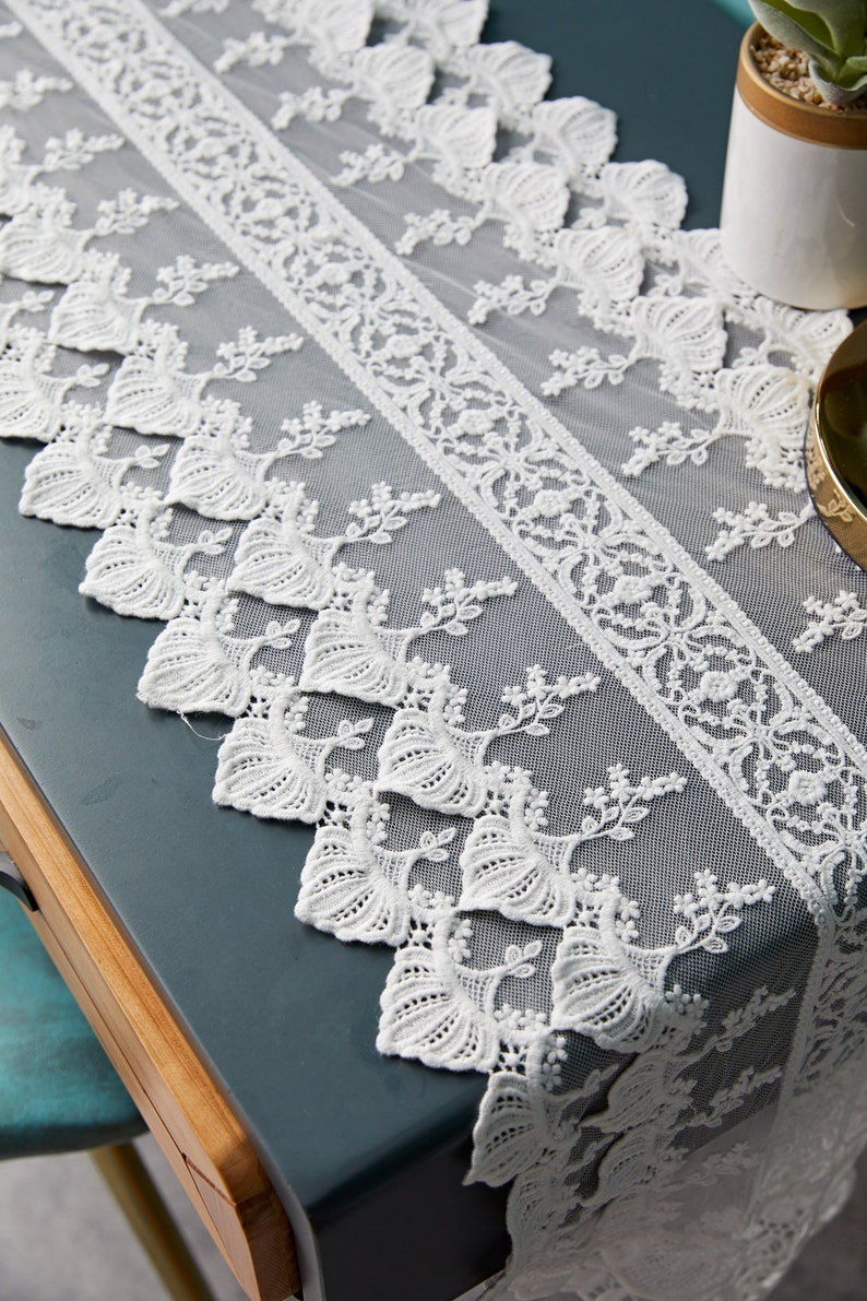 MinncHome Lace Table Runner - Thumbnail 3