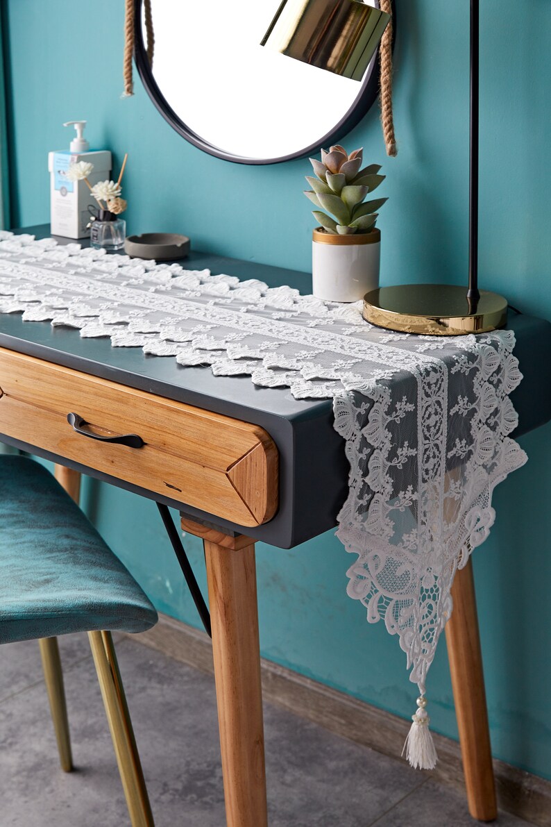 MinncHome Lace Table Runner
