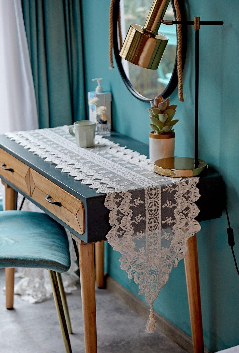 MinncHome Lace Table Runner - Thumbnail 2