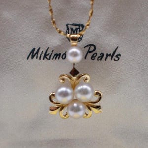 Collar vintage auténtico Mikimoto con cuatro perlas de Akoya