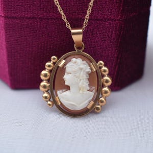Vintage 14K Yellow Gold Art Deco Coral Cameo Unique Oval Necklace