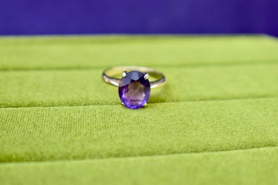 14K Yellow Gold Vintage Solitaire Amethyst Ring - image 3