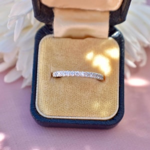 14K White Gold Vintage 0.40cts Diamond Wedding Band