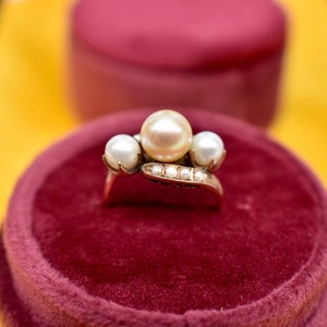 Victorian 10K Rose Gold Three Stone Tinted Gold Pearl and White Pearl Ring image 5