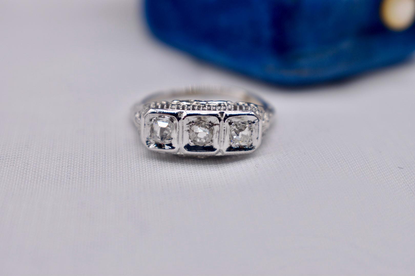 Vintage Art Deco 18K White Gold Stone Rose Cut Diamond Band