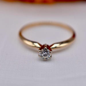 Vintage 14K Yellow Gold Solitaire 0.22cts Diamond Engagement Ring