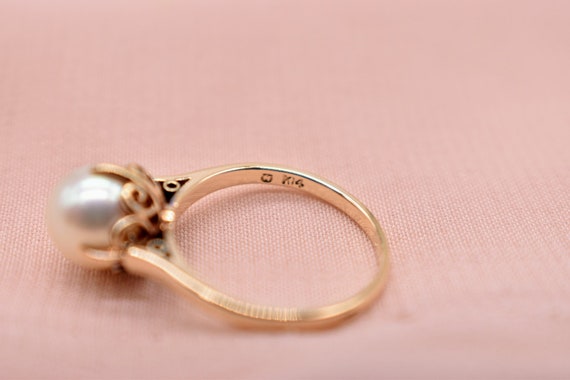 14K Yellow Gold Vintage Pearl Solitaire Ring - image 4