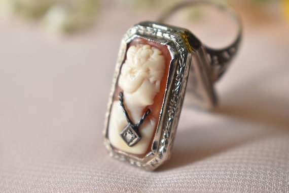 Cameo locket ring deals
