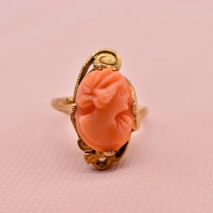 Vintage Art Deco 10K Yellow Gold Coral Cameo Ring