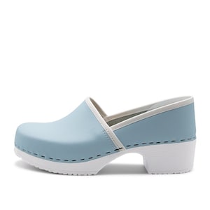 VERKA Clogs | Swedish Comfort Clogs for Women | Jobba | Women Low Heel Shoes | Leather Clogs | Professional clogs | Closed back | True Blue