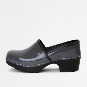 VERKA Clogs | Swedish Comfort Clogs for Women | Jobba | Women Low Heel Shoes | Leather Clogs | Professional clogs | Closed back | Stone