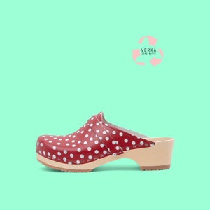 Polka dot shop clogs