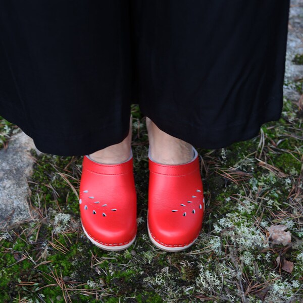 VERKA Clogs | Swedish Wooden Clogs for Women | Blomma | Women Low Heel Shoes | Leather Clogs | Lingonberry