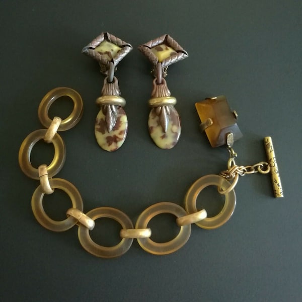 NINA RICCI,  Parure: BRACELET signé + Boucles D'Oreilles clips assorties non signées