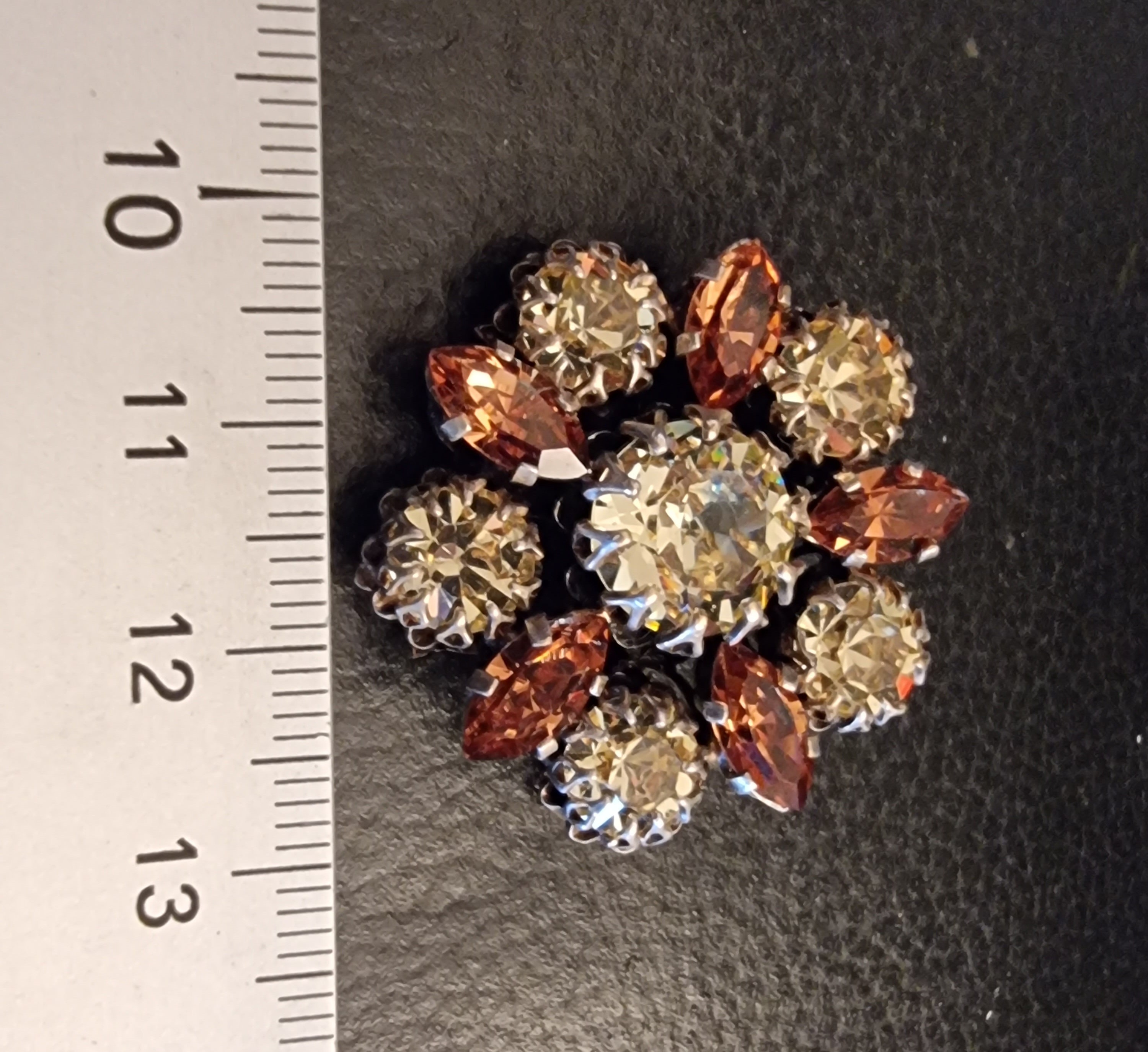Broche Vintage Cissy Zoltowska – Strass Multicolore, Art Déco, Laiton Doré – Occasion Très Bon état