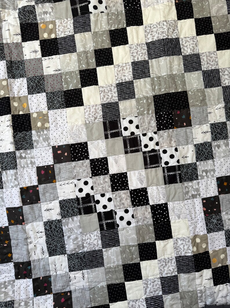 Black and White Scrappy Trip Around the World Large Throw Quilt - Etsy