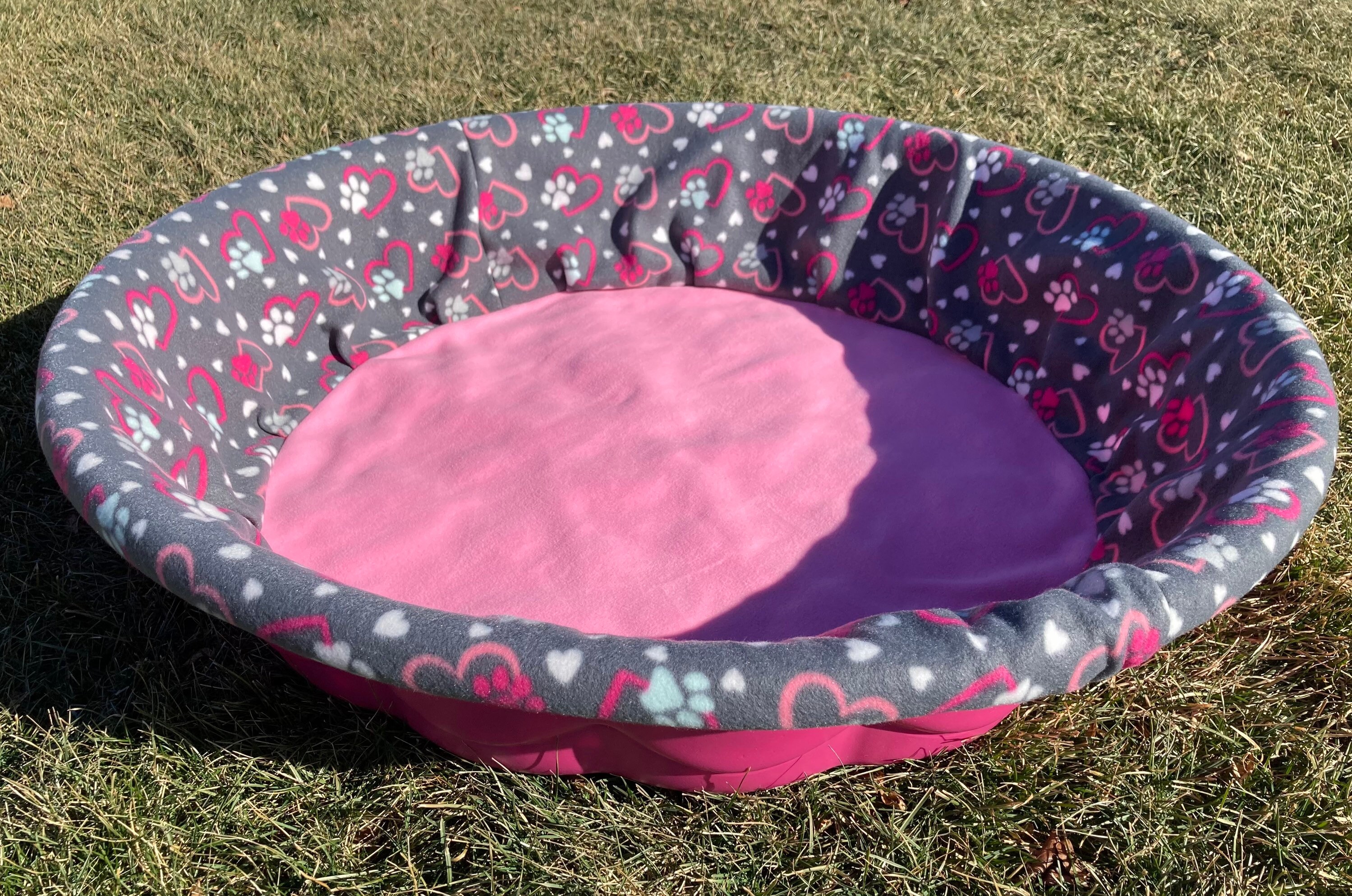 SHIPS FREE MEDIUM Fleece Whelping Pool Box Bed Cover Pink Hearts