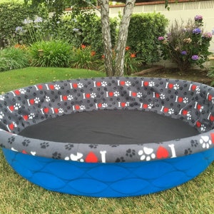 LARGE Fleece Whelping Pool Box Bed Cover - I Love Paw Prints Hearts with Black Bottom