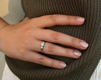 Three-Stone Round Cut Lab Diamond Engagement Ring Solid Gold/Platinum