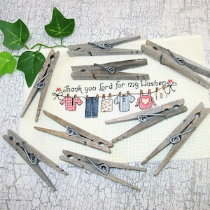 OLD Country Primitive Farm House Weathered Spring type Clothes Pins Laundry Room Decor Kitschy Lot of 10