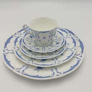 Aynsley Delphine-Made in England Bone China