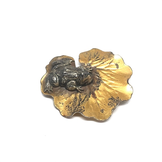 Vintage 1940s Frog on a Lily Pad Brooch Joseff of… - image 1