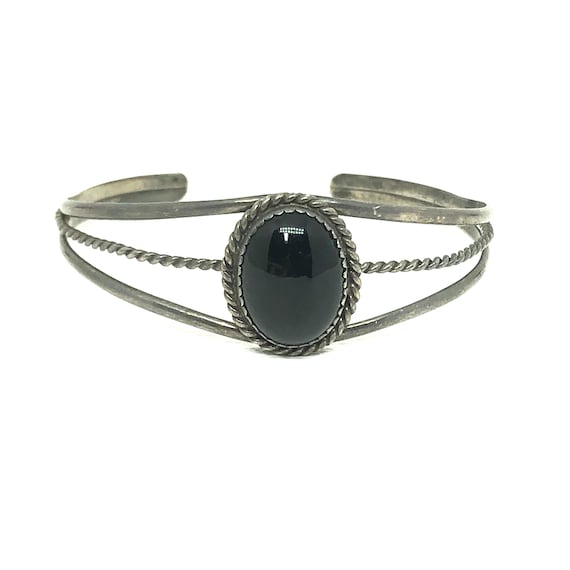 Signed Vintage Native American Navajo Black Onyx Sterling Silver Bracelet Signed Vintage Native American Navajo Black Onyx Sterling Silver Bracelet