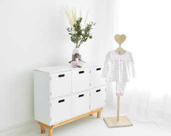 Stacey Solomon - PLAIN HEART Clothing stand - Clothes hanger - Zack and Leighton Junior Stands aged 4 - Small adult