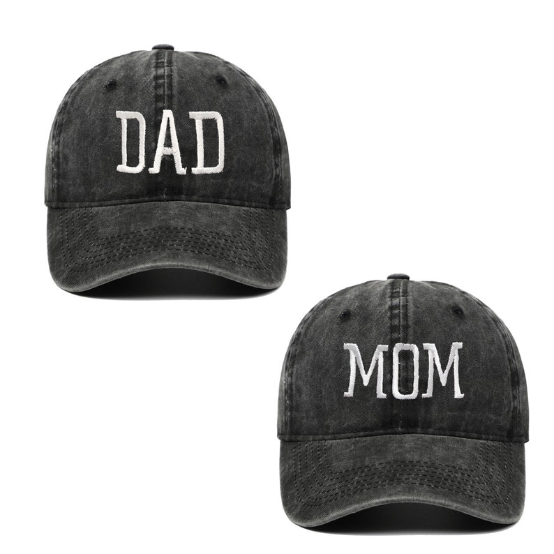 Classic Dad and Mom Baseball Caps, Embroidered Man and Woman Hat, Announcement Hats, 2pcs a set Black