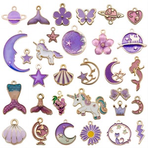 Lotto di ciondoli sfusi da 31 pezzi, pendenti casuali misti, kit di ciondoli misti, accessori mix assortiti di smalto per collane e braccialetti Purple