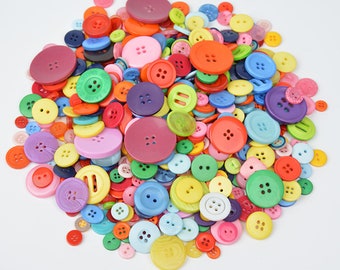 Small to large sewing buttons, Vintage Bulk Buttons, Mixed Button Lot, Random Lot of Buttons,  Scrapbooking button, 4 Hole Buttons 400pcs