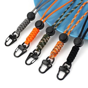 Cordón de paracord para llaves con cierre giratorio, cordón largo para el cuello, cordón para teléfono, cordón con clip de seguridad