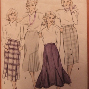 1980’s Family circle 129 Sewing pattern Ladies pleated panel A line pencil skirt cut size 12 (10-12) size 10.12.