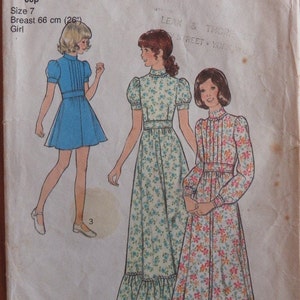 1975 Style 1149 Schnittmuster Mädchen Party Brautjungfernkleid Kleid Kleid Plissee Mieder Stufenrock Schnittalter 7 Jahre Büste 26in. komplett.