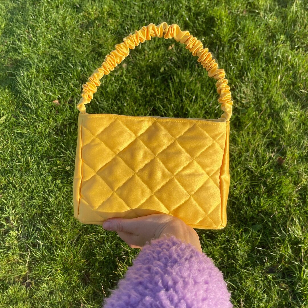 24FW★ SATUR ★SCRUNCHIE SMALL HAND BAG mqdefault.jpg